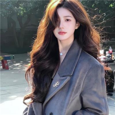 蒙娜丽莎与血月亮